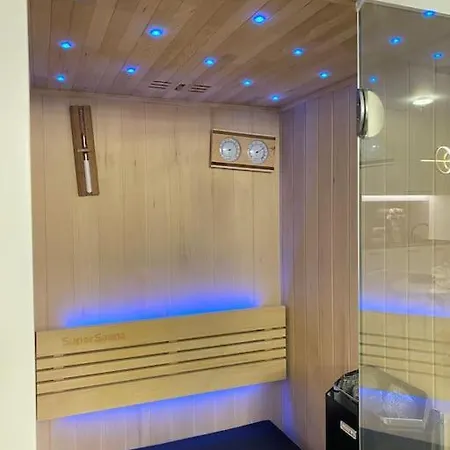 Luxury House With Jacuzzi And Sauna Tatil Evi Oostende