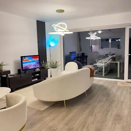 Tatil Evi Luxury House With Jacuzzi And Sauna